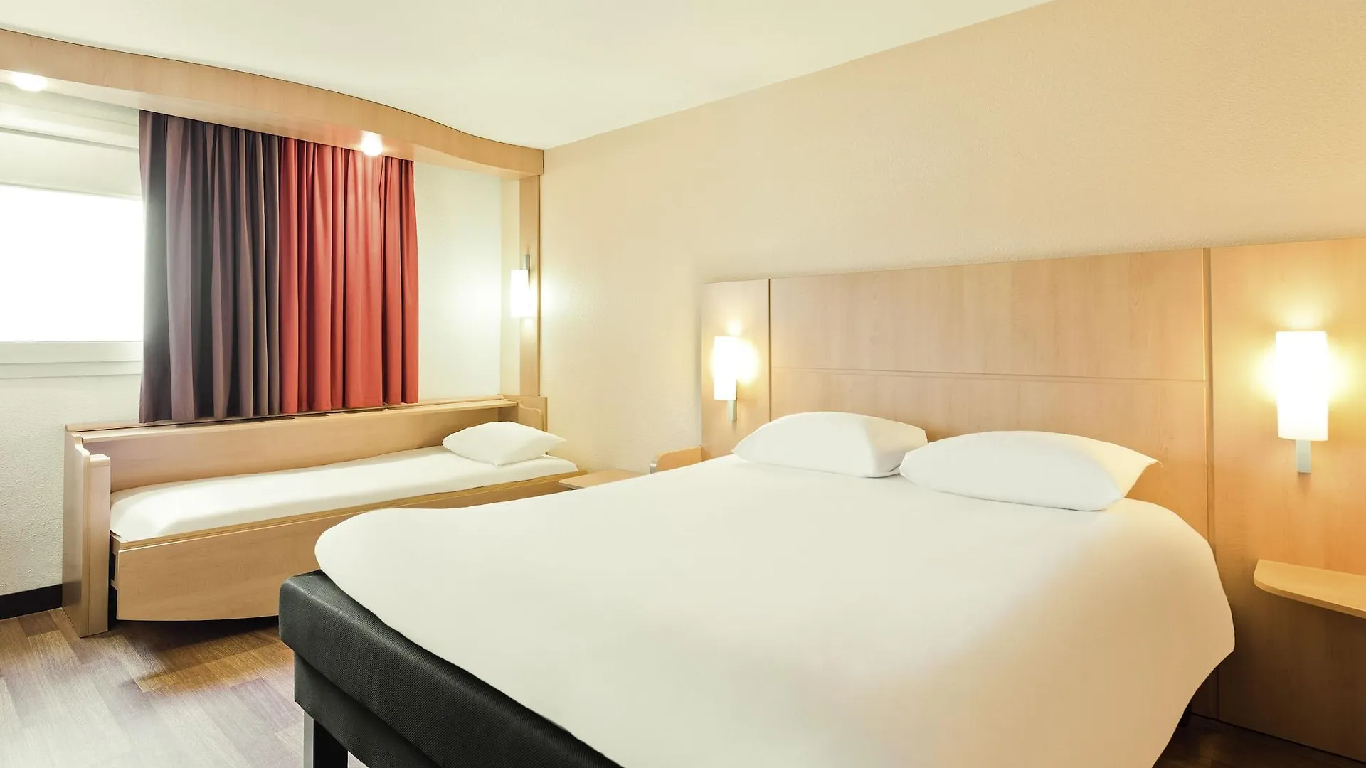 Ibis Paris Porte D'italie Hotel 3*
